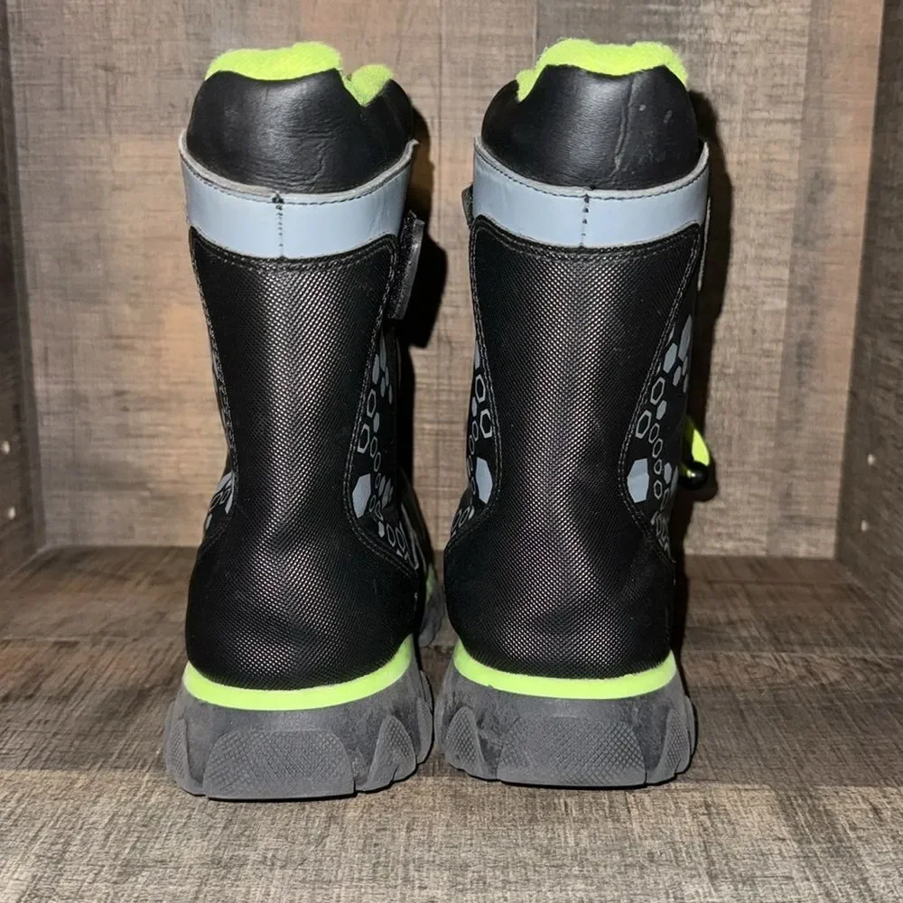 WONDER NATION snow boots-‎ lace up- size 3